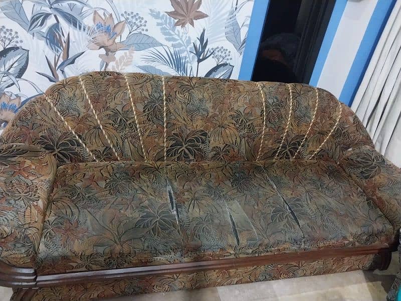 Used sofa set good condition. 2