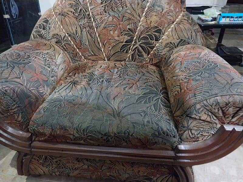 Used sofa set good condition. 3