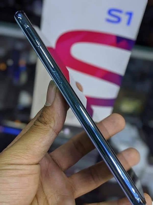 vivo s1 what's app 03230915322 8