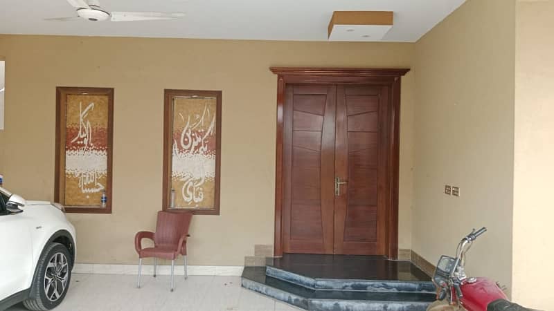 Prime Location 20 Marla House For Sale Available In Satiana Road 0