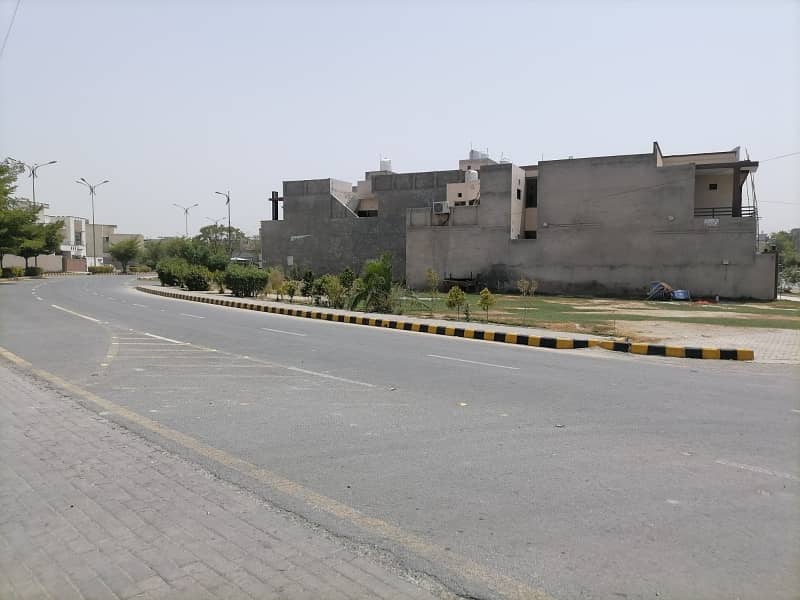 In Sitara Park City Residential Plot Sized 5 Marla For sale 0