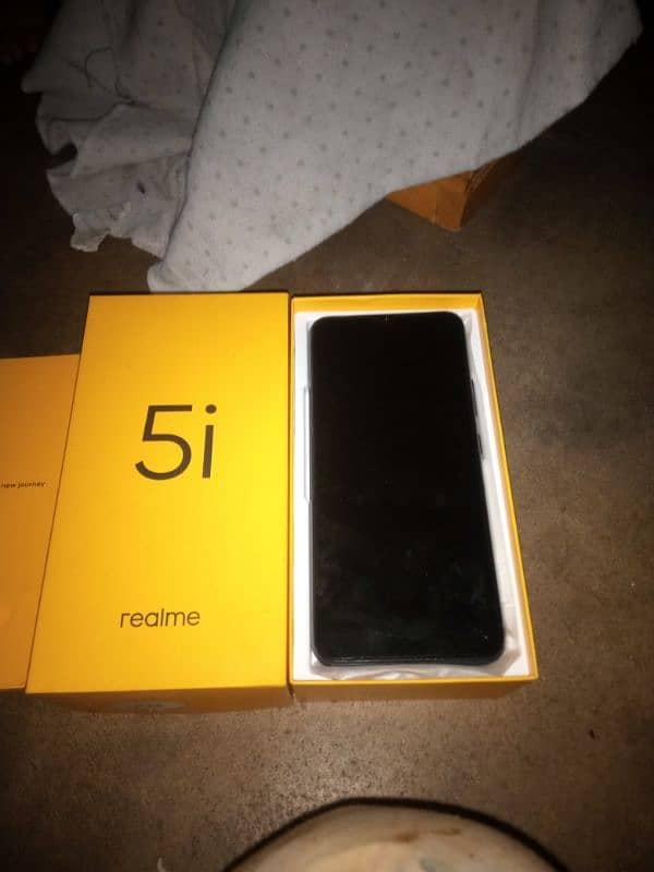 realme c21y 4GB ram 64GB ROM dual sim box ke sath no folder no doubt 0