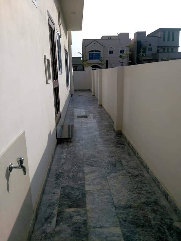 5 Bedroom 1 Servant Room 2 Drawing Room Triple Storey House 8 Marla Old House G 13 Islamabad 16