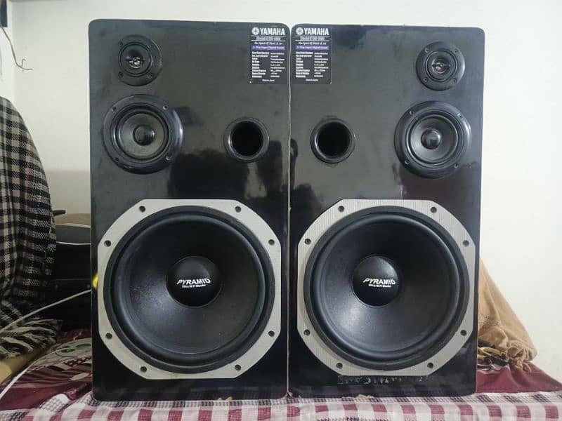 Yamaha speaker 12 inc Max power 600w 0