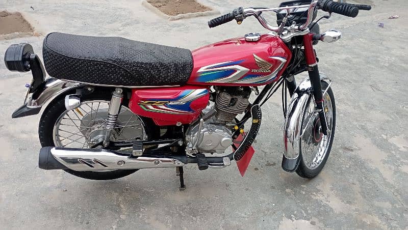 Honda 125 2022 model. 03329137223 . WhatsApp 2