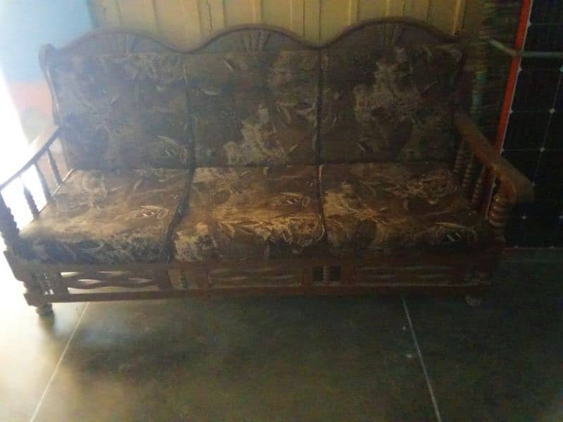 nice old tense sofa 1