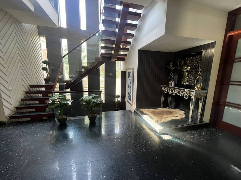 Highly-Desirable House Available In Model Town - Block G For sale 7