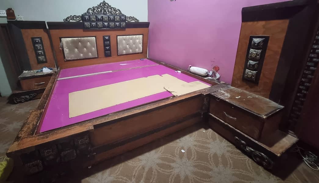 bed set with dressing and side tables sell. 1