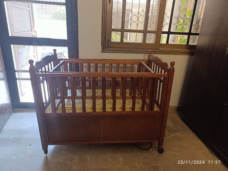 BABY COT 9