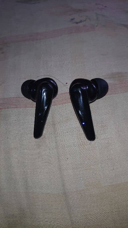 Ear  buds 1