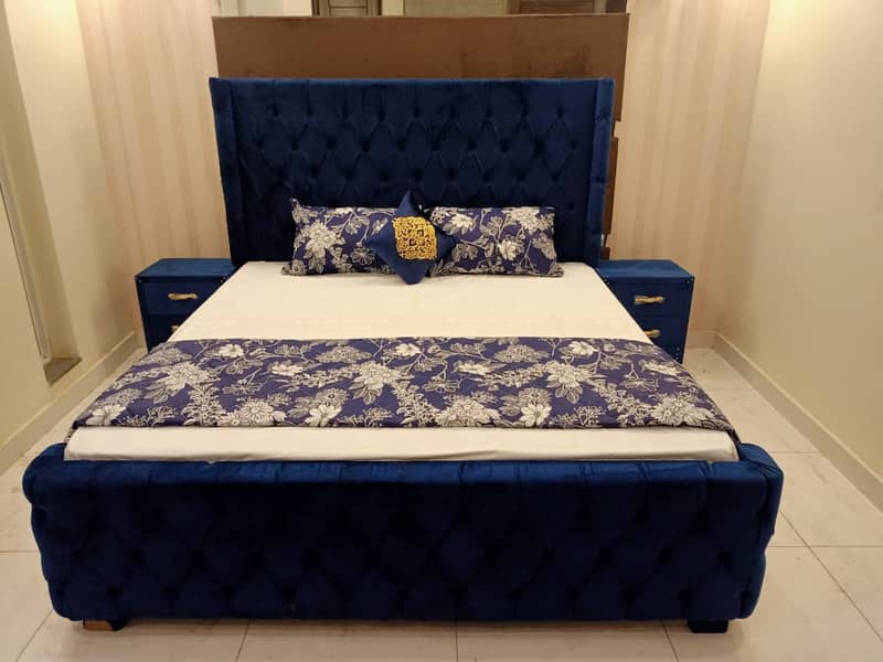 Used Bed set complete |Side tables |Dressing table 0