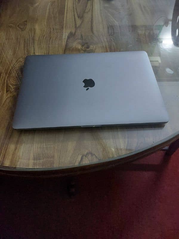 Macbook Pro 0