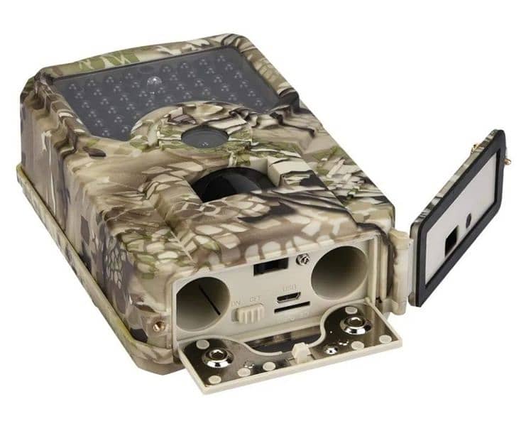 HD Trail Wildlife Night Vision Camera. 1