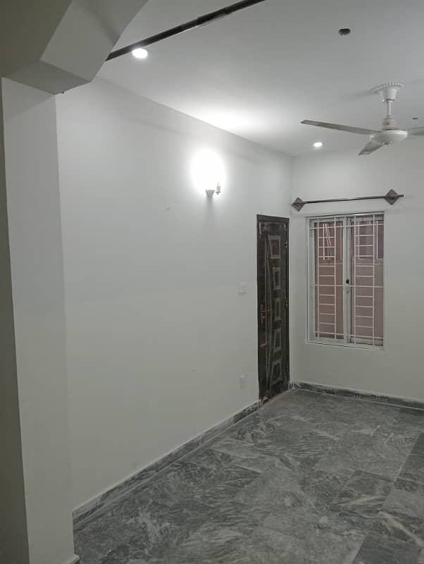 10marla 3beds DD TV lounge kitchen attached baths neat and clean open basement for rent infor rent in G 13 4 islamabad 2