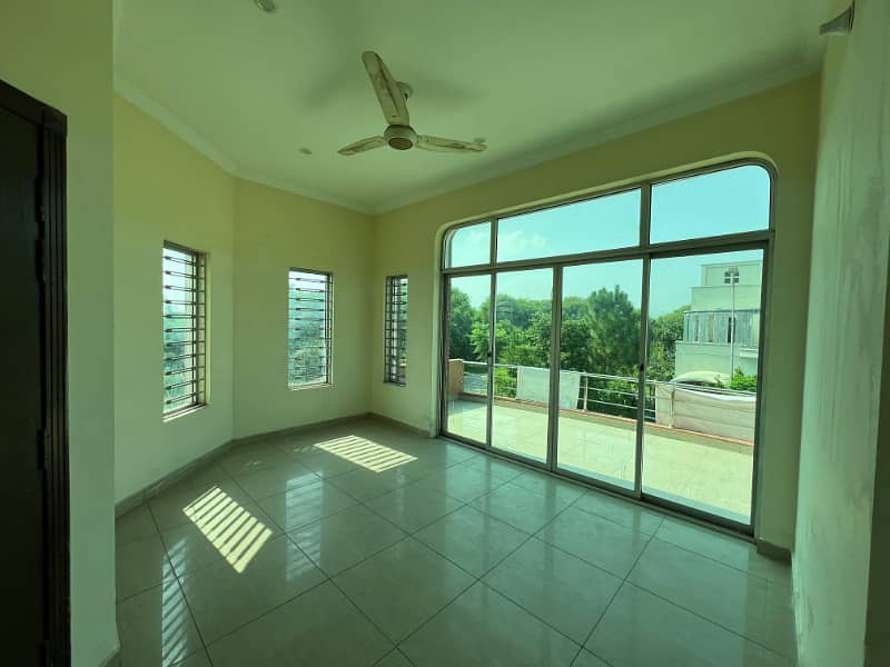 14 Marla ground portion for Rent in G13-3 3