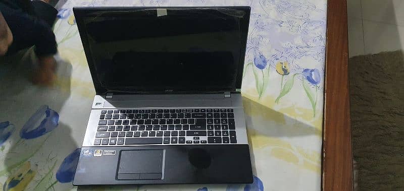 gaming laptop 17" condition like new gta5 easly run 2