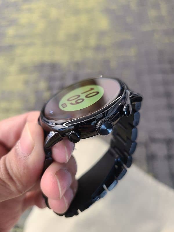 zero royale smartwatch almost new 5