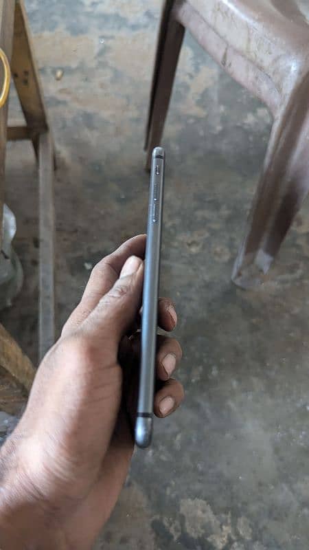 iphone 8 plus non pta condition 10/8 finger print true ton all working 4