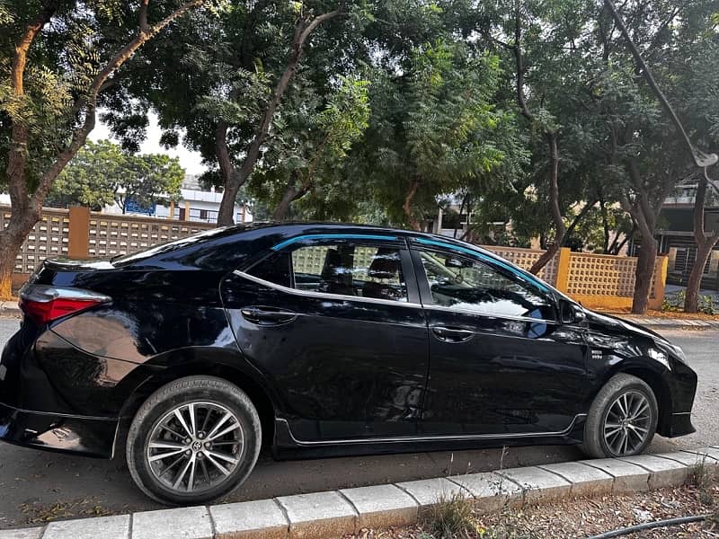 Toyota Corolla Altis 2020 4