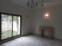 4 MARLA COMMERICAL FLOORS AVAILABLE FOR RENT IN DHA LAHORE