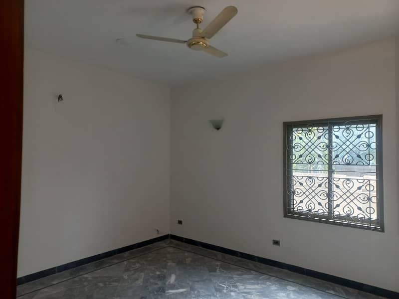 4 MARLA COMMERICAL FLOORS AVAILABLE FOR RENT IN DHA LAHORE 3