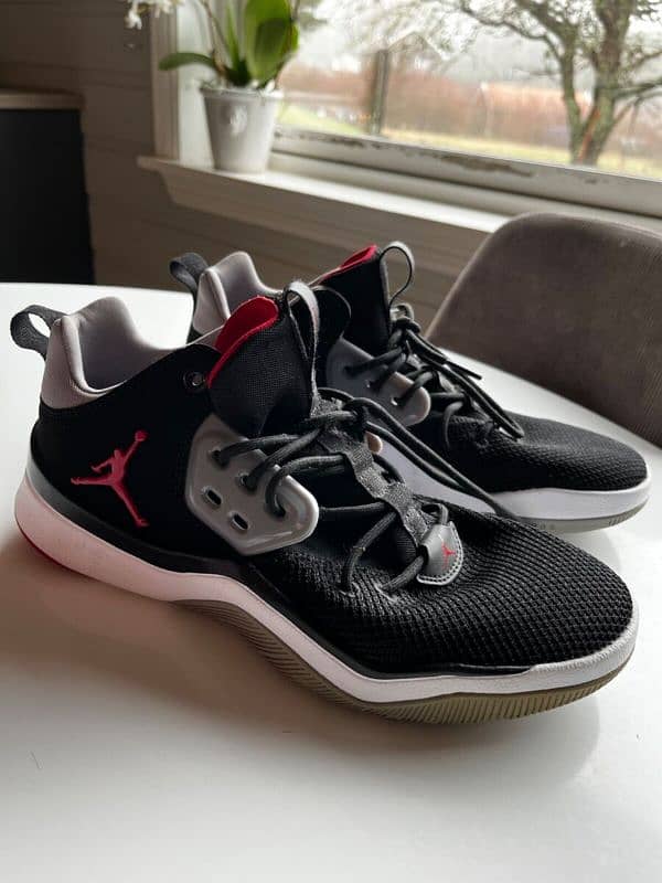 Jordan DNA black/red 0