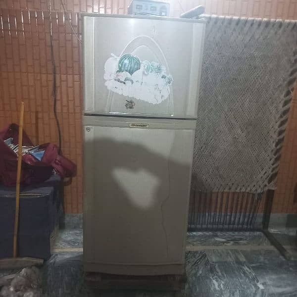 Two refrigerators medium size in best condition 3