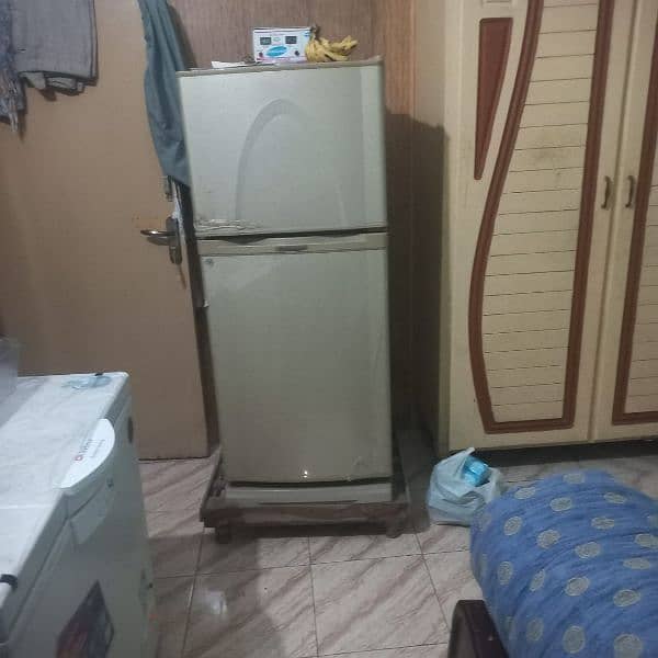 Two refrigerators medium size in best condition 6