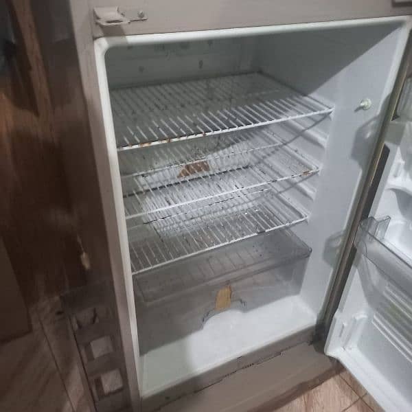 Two refrigerators medium size in best condition 7