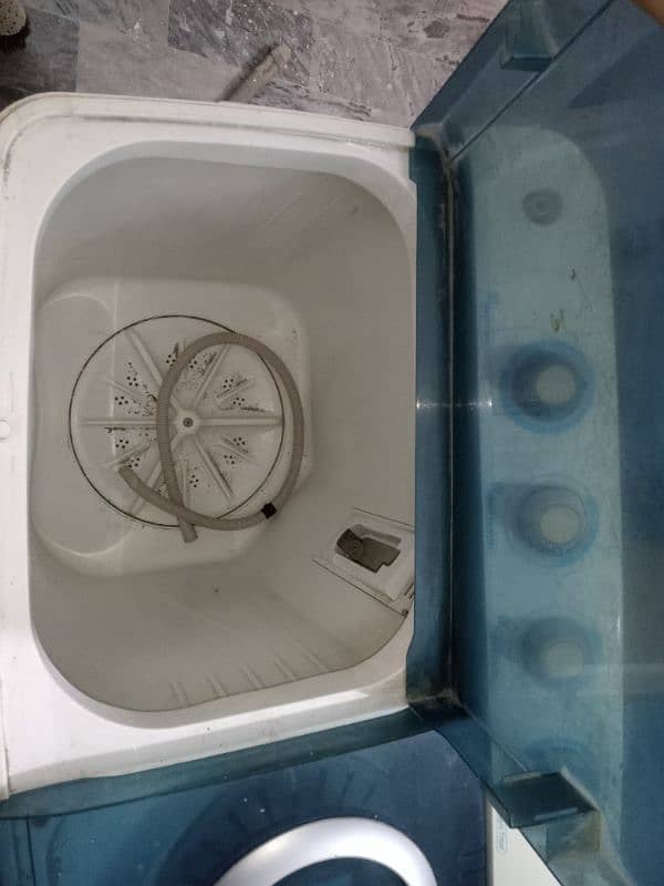 Dawlance used Washing Machine. 5