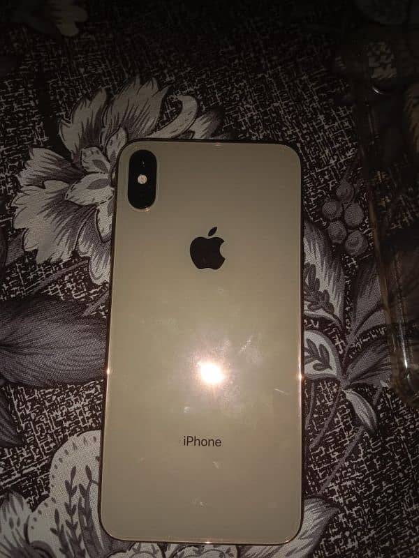 iPhone xs max. 10/9 condition 0