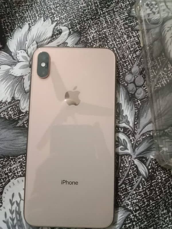 iPhone xs max. 10/9 condition 5