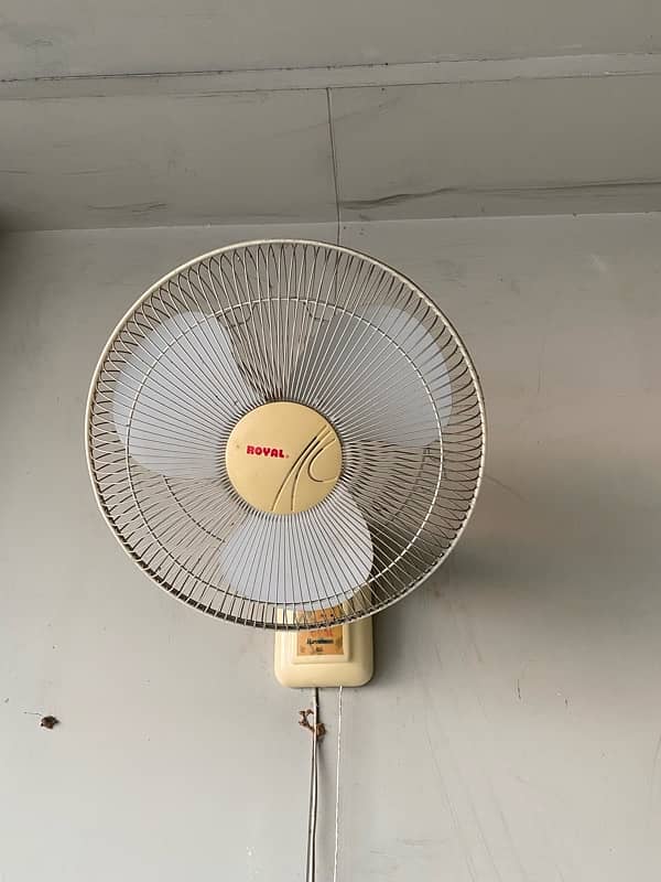 bracket fan for sale 0