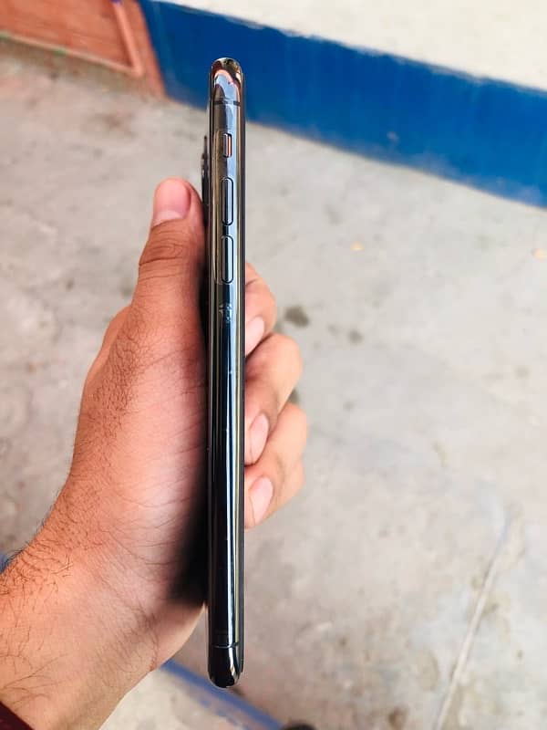 IPhone 11 Pro Max 5