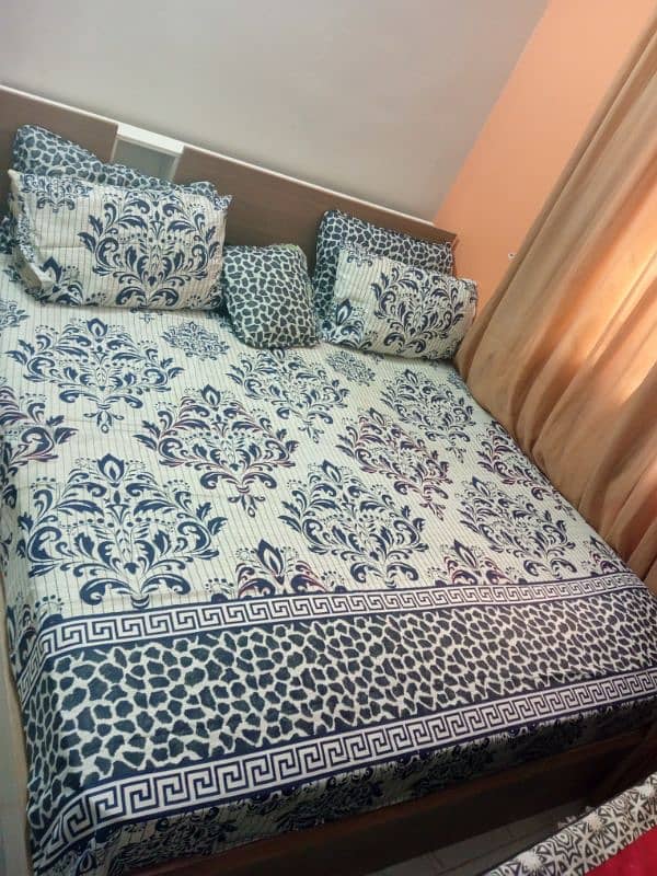 used knocept zubaida bed without mattress in 30k 2