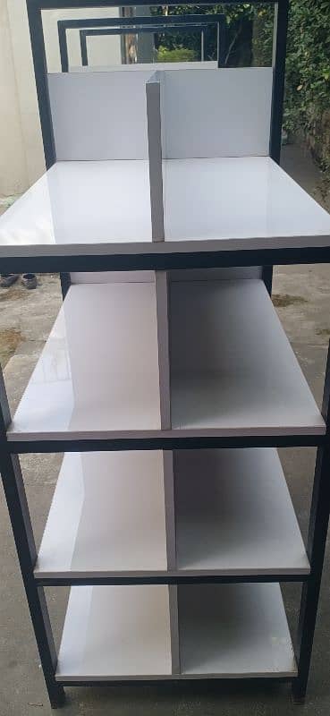 New Almari (cabinets)10by10 condition 3