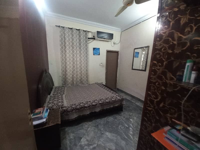 5 Marla Good Location House ( video available) Allama iqbal town Lahore neelam block 1