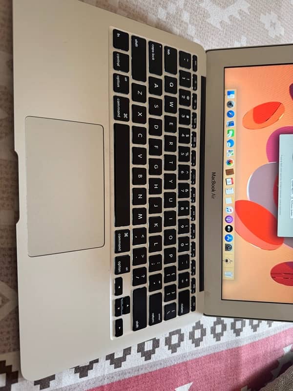 Macbook Air urgent 4sale 5