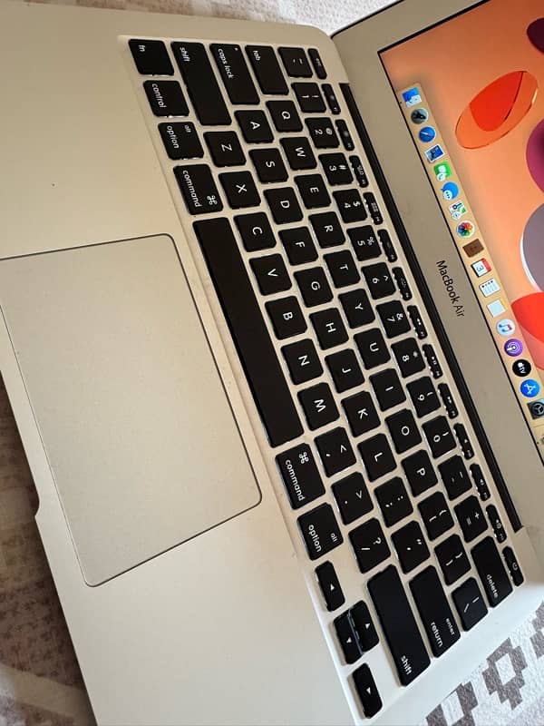 Macbook Air urgent 4sale 6