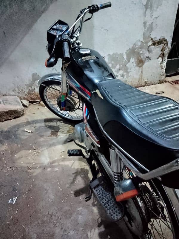 Honda cg 125 look like new 3