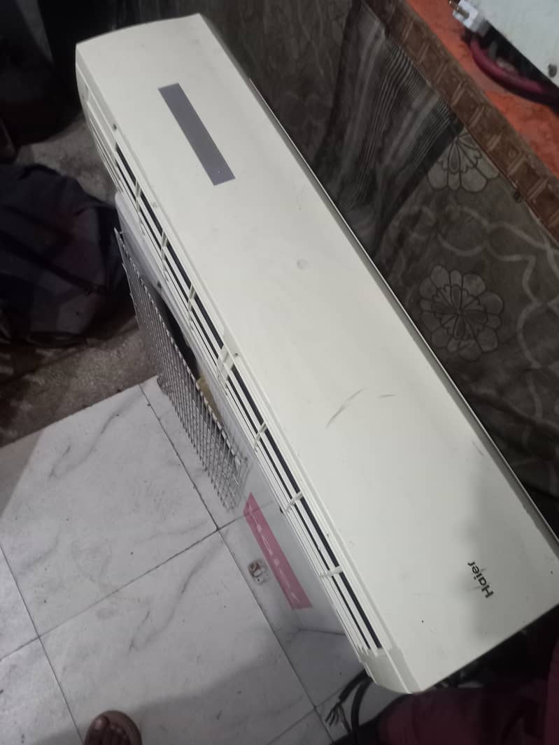 AC in Good Condition 1