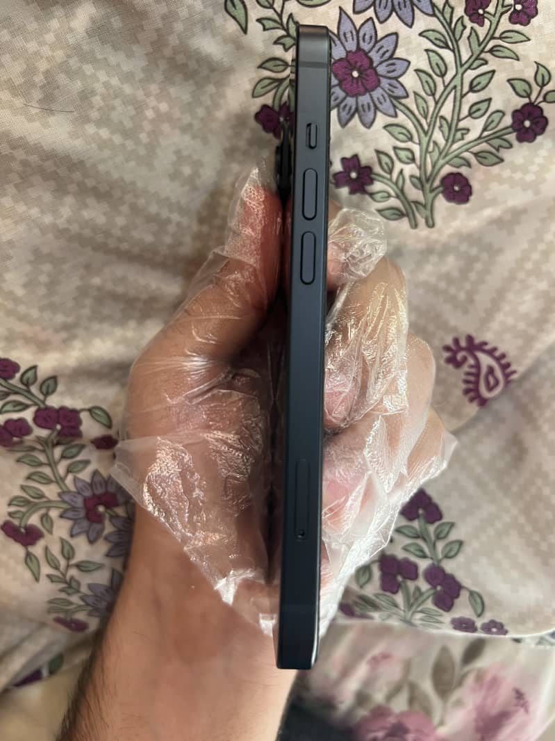  Urgent Sale: iPhone 13 JV – Brand New Condition  4