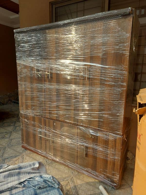 3 door Almari / Wood cupboard / Wardrobe for sale/almirah/stand 1