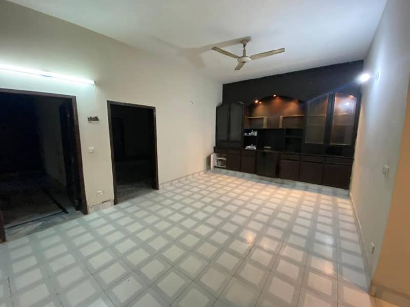 10 marla house for rent in Johar town for Family and Silent office (Call center + Software house) 3