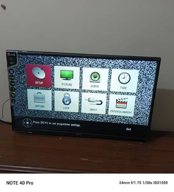 Home used 32" original Lg led in boxbpack condition. 4