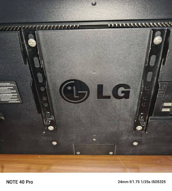 Home used 32" original Lg led in boxbpack condition. 10