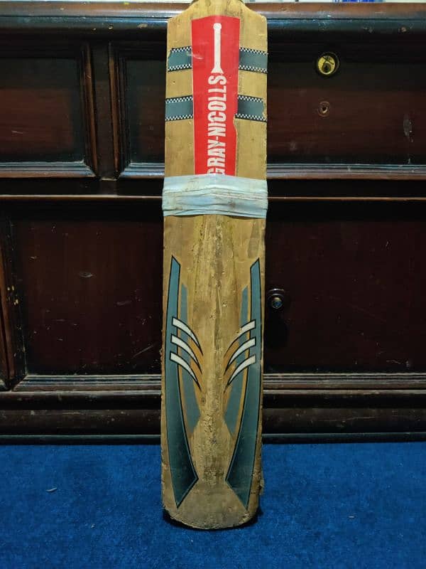 Gray-Nicolls Predator 2016 Edition Original English Willow Bat 1