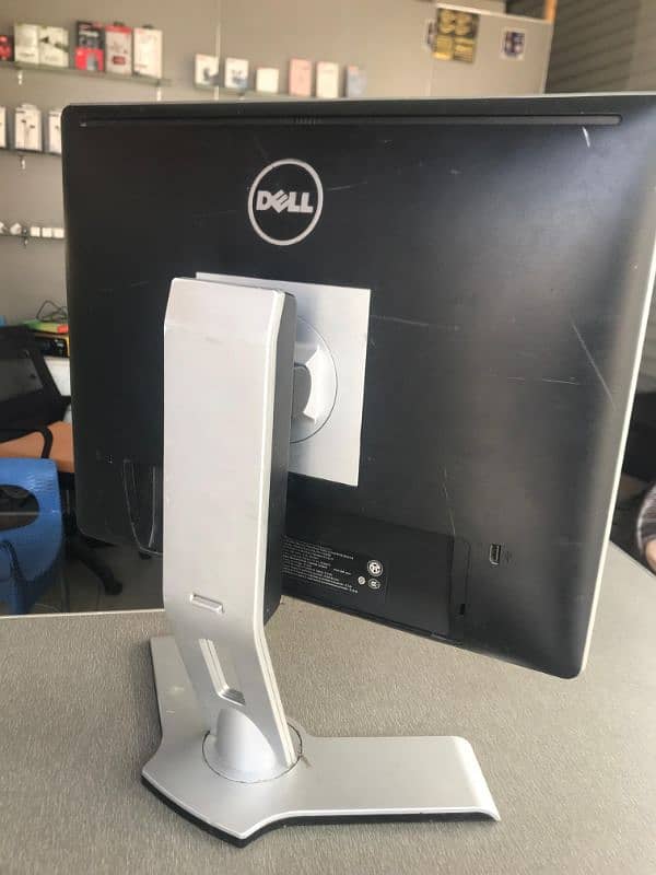 dell . . 1