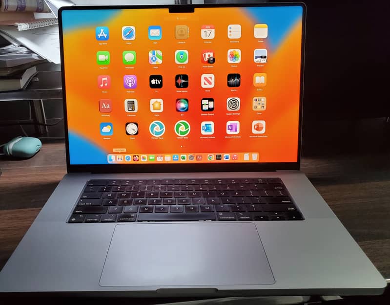 MacBook Pro M1 16-inch 2021 0