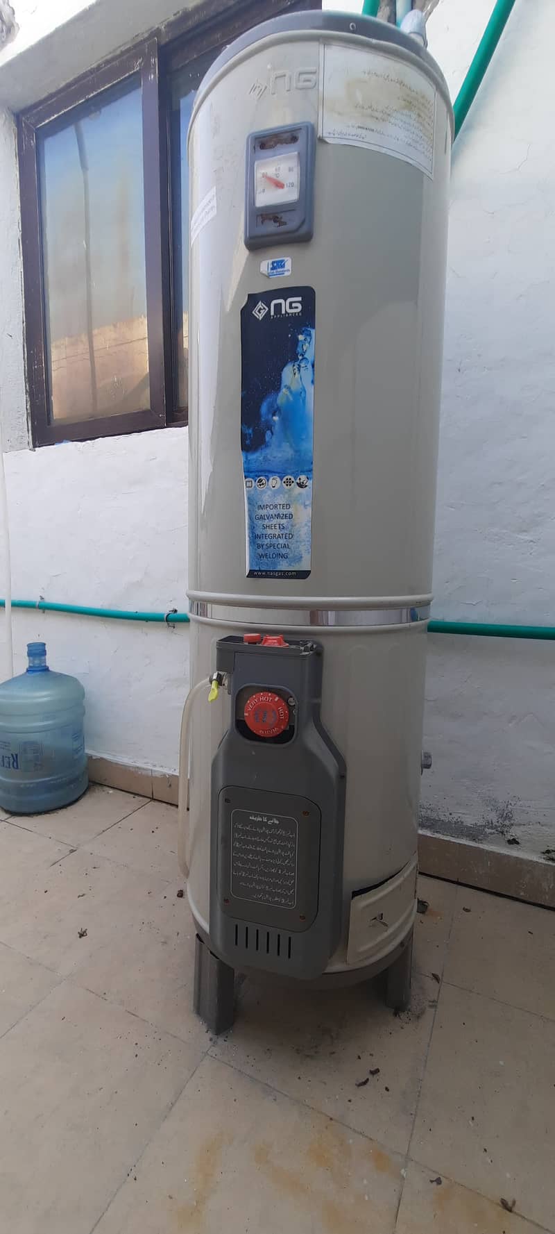 Nasgas DG-25 Brand new Gas water geyser, just 15 days used. 5